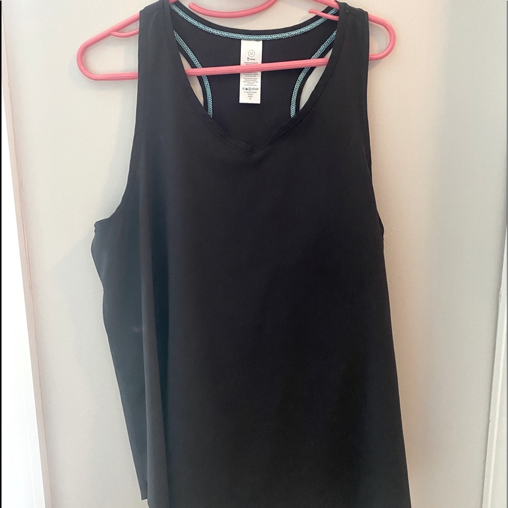Black ivivva flow tank